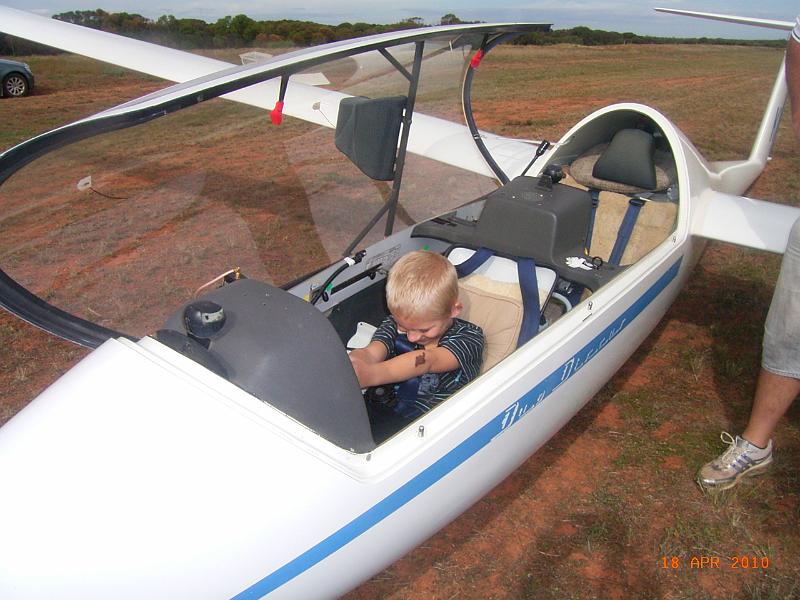 gliding cobar 009.JPG - Unicode